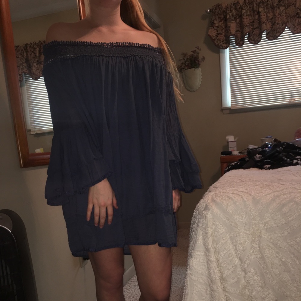 🌻NWOT Off the Shoulder Flow Dress🌻